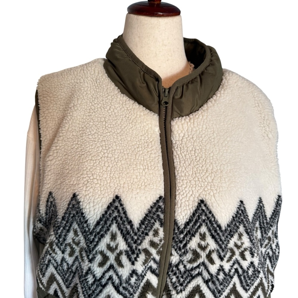 🌿 Maurices Fair Isle Sherpa Quilted Vest 3X Cozy Winter Cabin Layer 🌿 - Picture 3 of 7